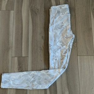 Lululemon Run Crops white & silver size 2